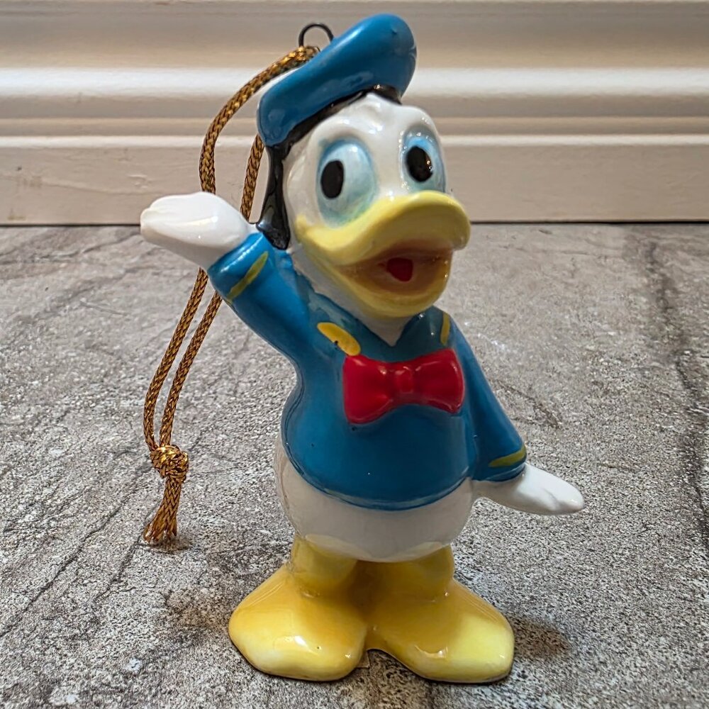 Vintage Walt Disney Productions Donald Duck Ceramic Figure 3" Japan ornament